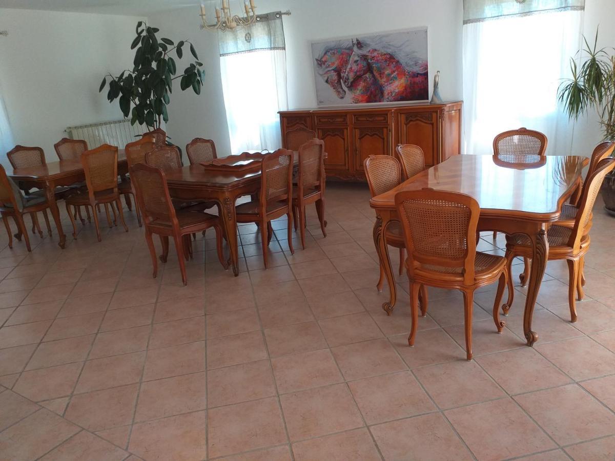 Cante Grillet Lacoste  Buitenkant foto